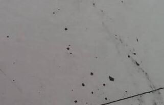 瓷磚上的污漬該怎么清潔呢？