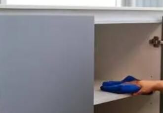 在室內(nèi)進行保潔的時候，要注意什么？